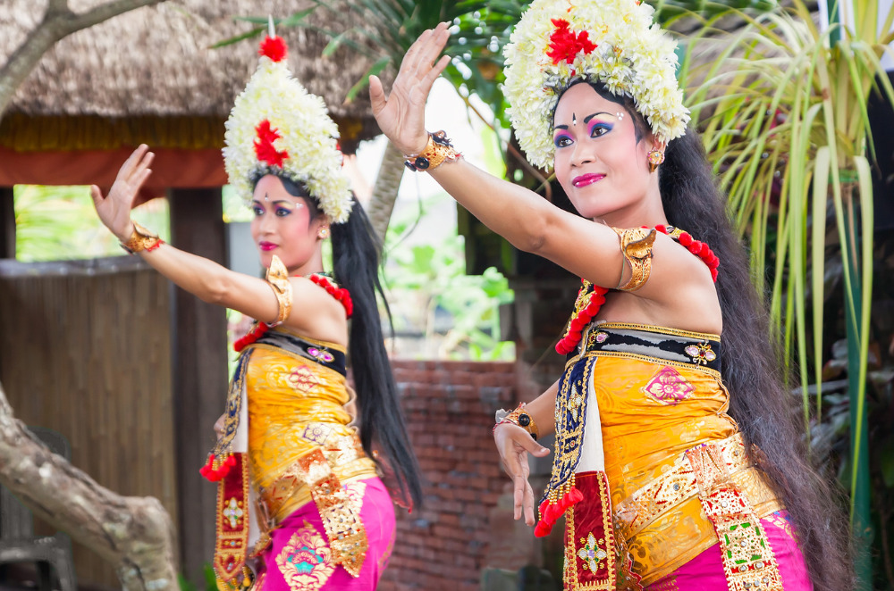 バリ舞踊とは？バリ島伝統舞踊について詳しく解説 | バリ島バリイクマガジン